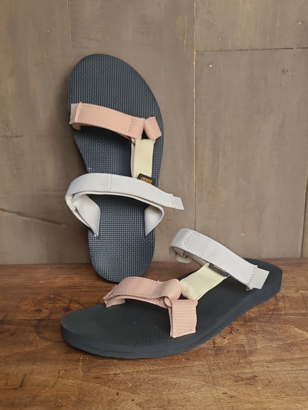 EUC Teva Universal Slide Women's sz 7 Clay Multi Straps Sandal